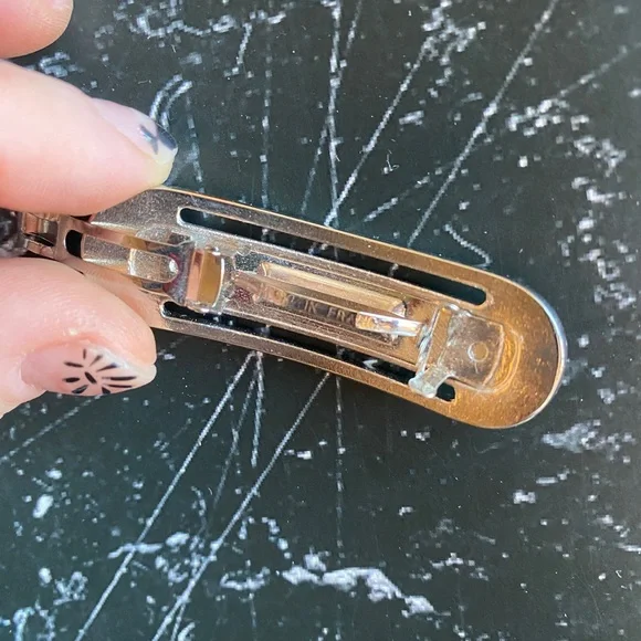 Vintage Chanel Hair Clip - Picture 4 of 6